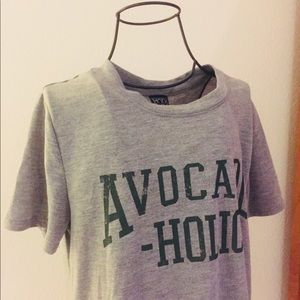 Avocado-holic graphic tee